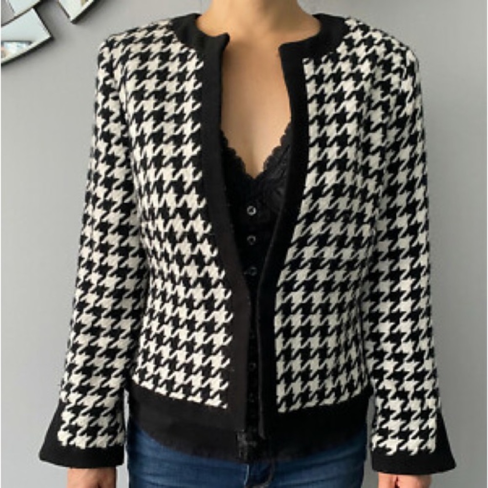 Isaac Mizrahi Black and White Houndstooth Short Coat - Size L